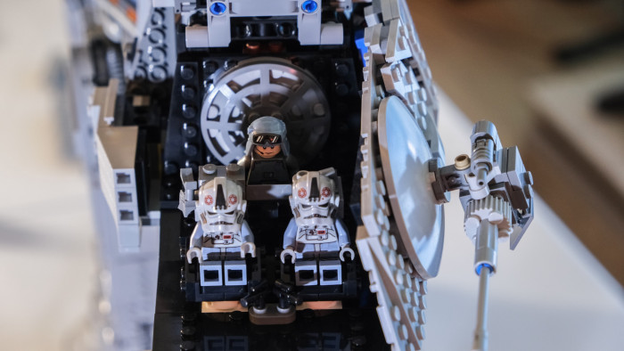 Lego Star Wars UCS AT-AT (Bild: Oliver Nickel/Golem.de)